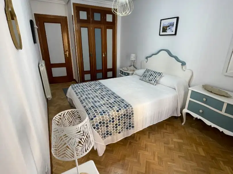 Habitación de Piso de alquiler en Cuenca con Calefacción, Parquet y Terraza