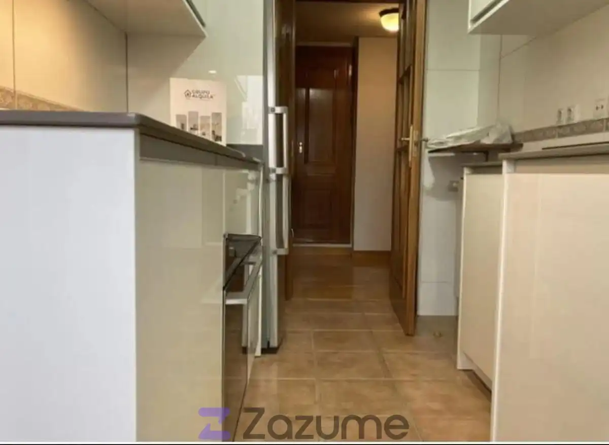 Cocina de Apartamento de alquiler en Madrid con Aire acondicionado, Calefacción y Jardín privado