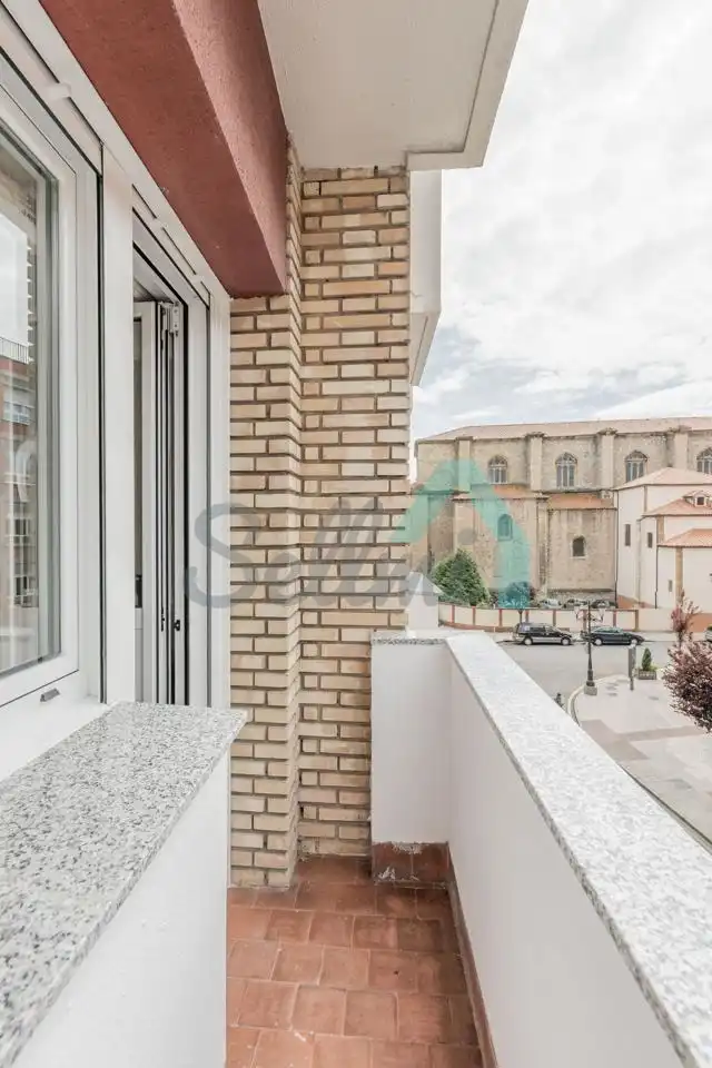 Balcony of Flat for sale in Oviedo   with Heating and Furnished