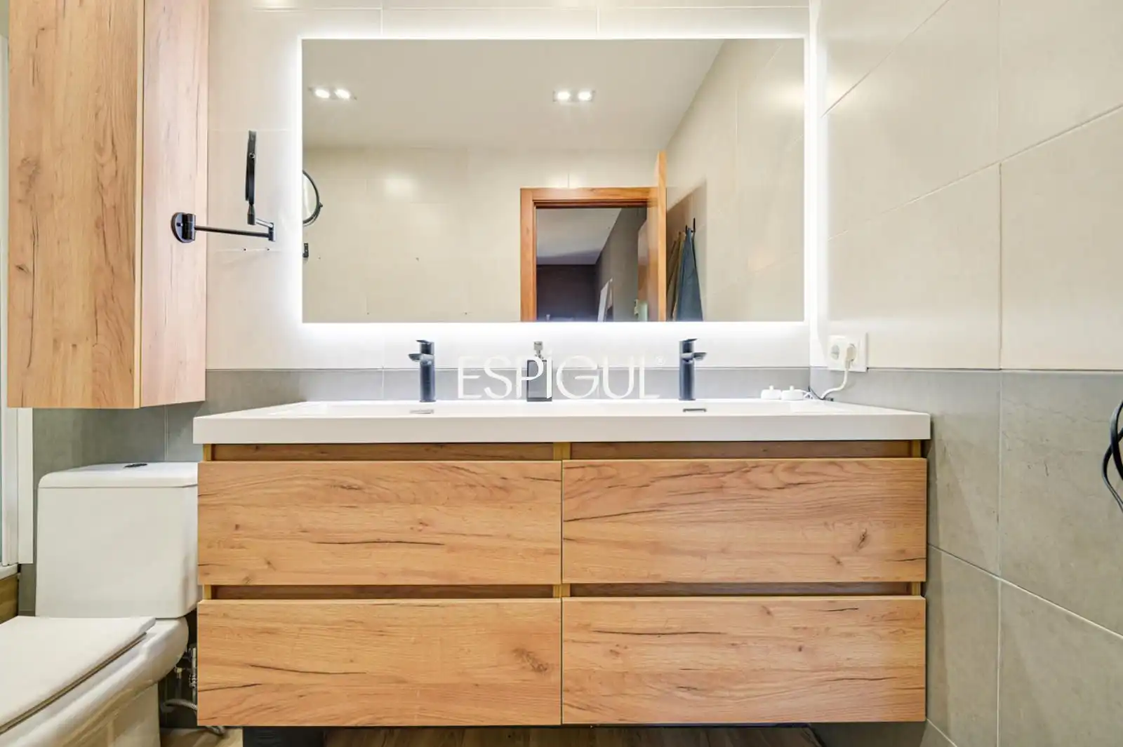 Baño de Casa o chalet en venta en Aiguaviva con Aire acondicionado, Calefacción y Parquet