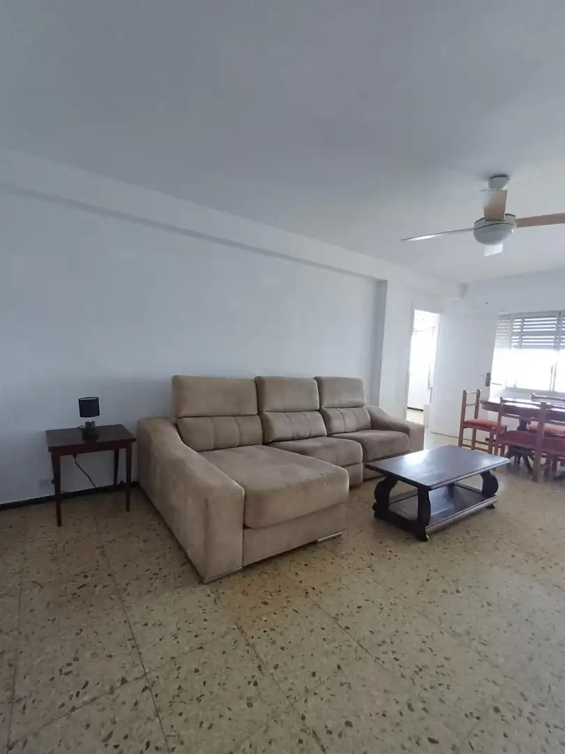 Wohnung zur Miete in Calle Hermano Rufino, Ciudad Jardín - Tagarete - El Zapillo
