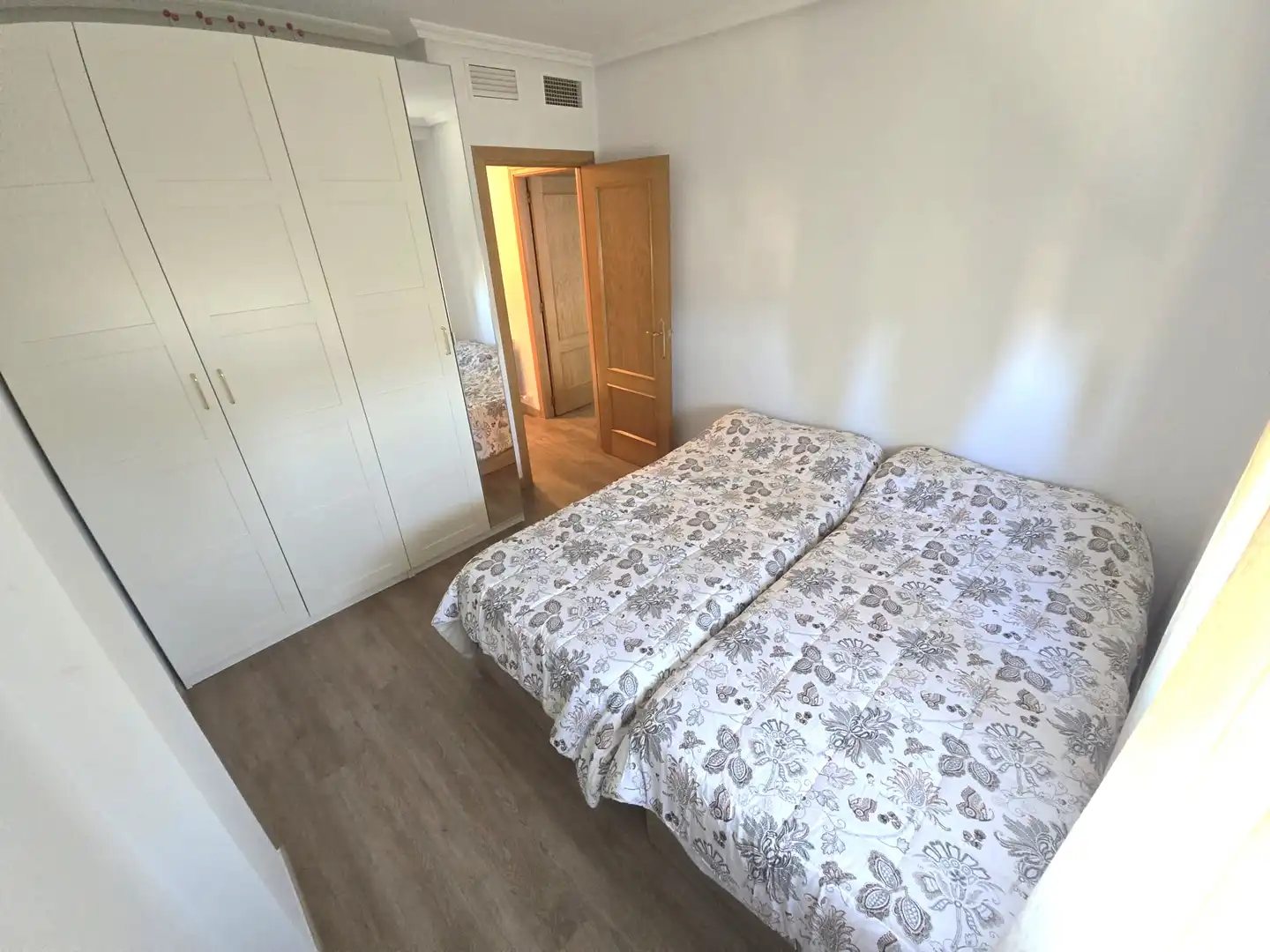 Schlafzimmer von Wohnungen zur Miete in Cáceres mit Klimaanlage, Heizung und Terrasse