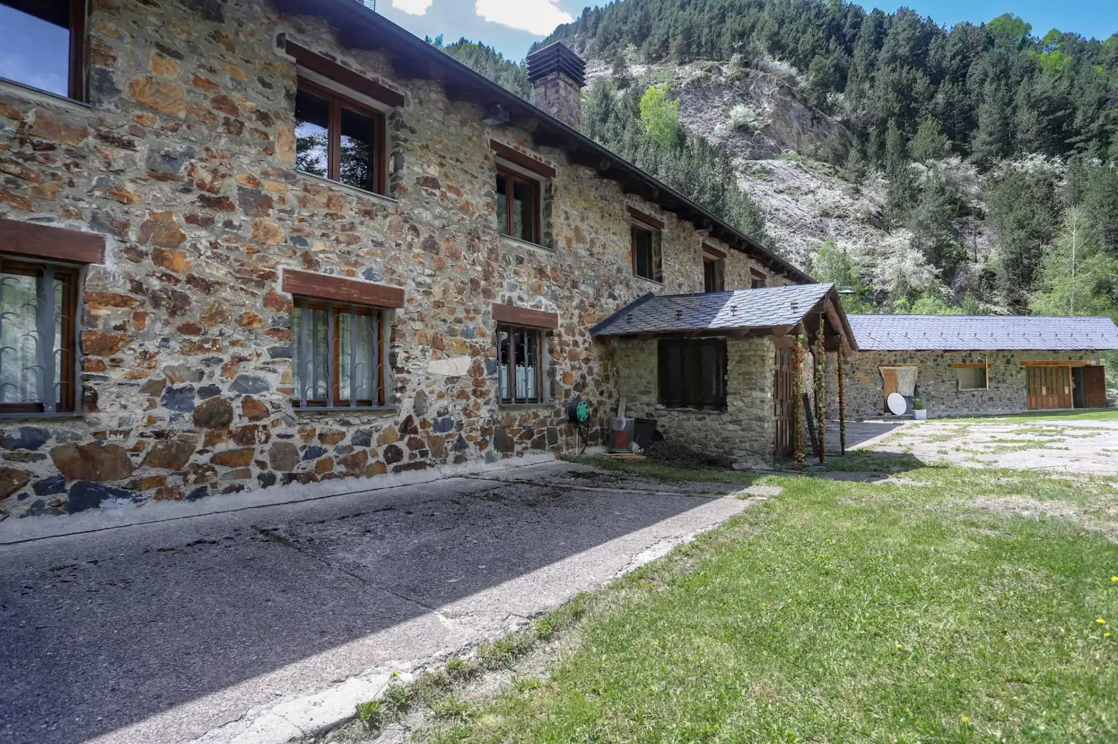 Exterior view of Country homes for sale in Les Valls de Valira  with Heating, Private garden and Storage room