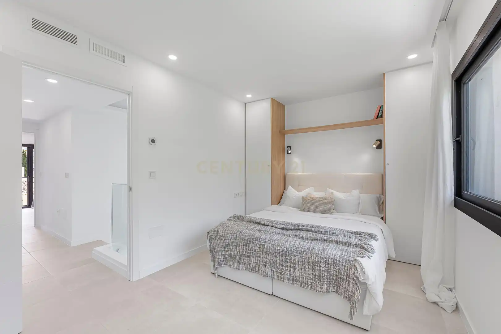 Schlafzimmer von Haus oder Chalet zum Verkauf in Marbella mit Klimaanlage, Privatgarten und Abstellraum