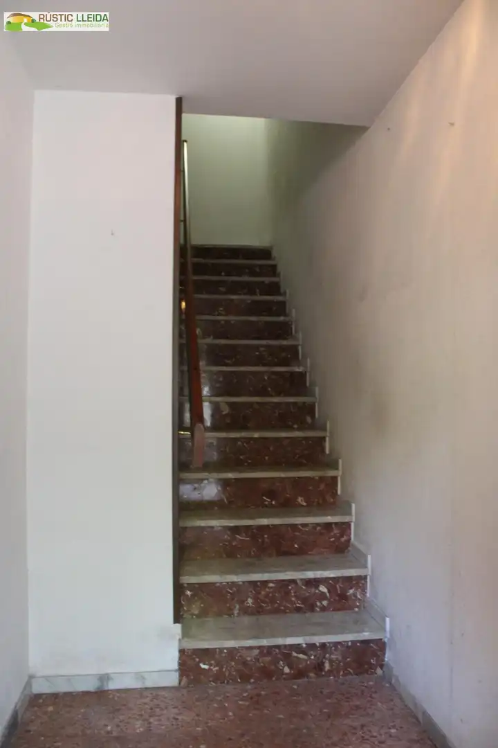Casa adosada en venda a Tàrrega