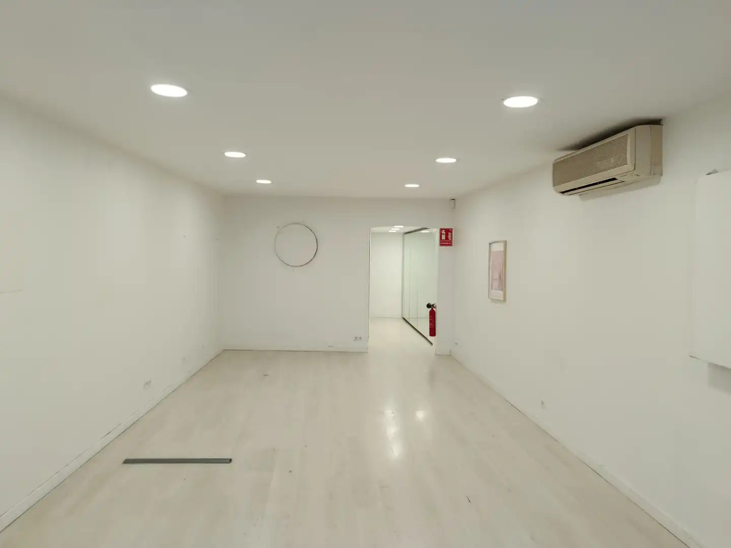 Business premises to rent in Carrer de Bernat Bacià, imagen 3