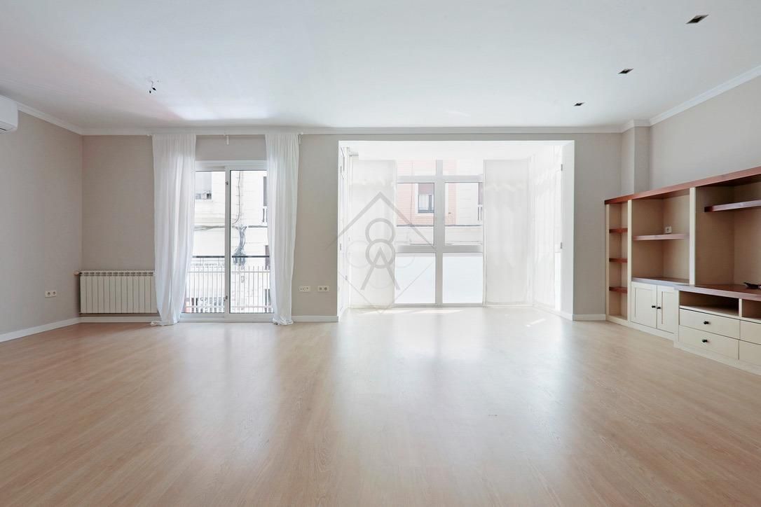 Sala de estar de Piso en venta en  Barcelona Capital con Aire acondicionado, Calefacción y Parquet