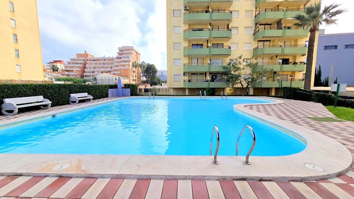 Piscina de Apartament de lloguer en Gandia amb Terrassa, Moblat i Piscina comunitària