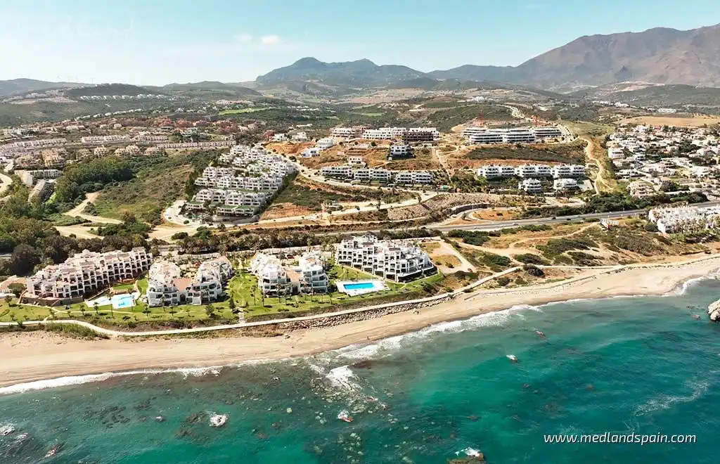 Apartament amb piscina en venda a Bahía de Casares, imagen 2