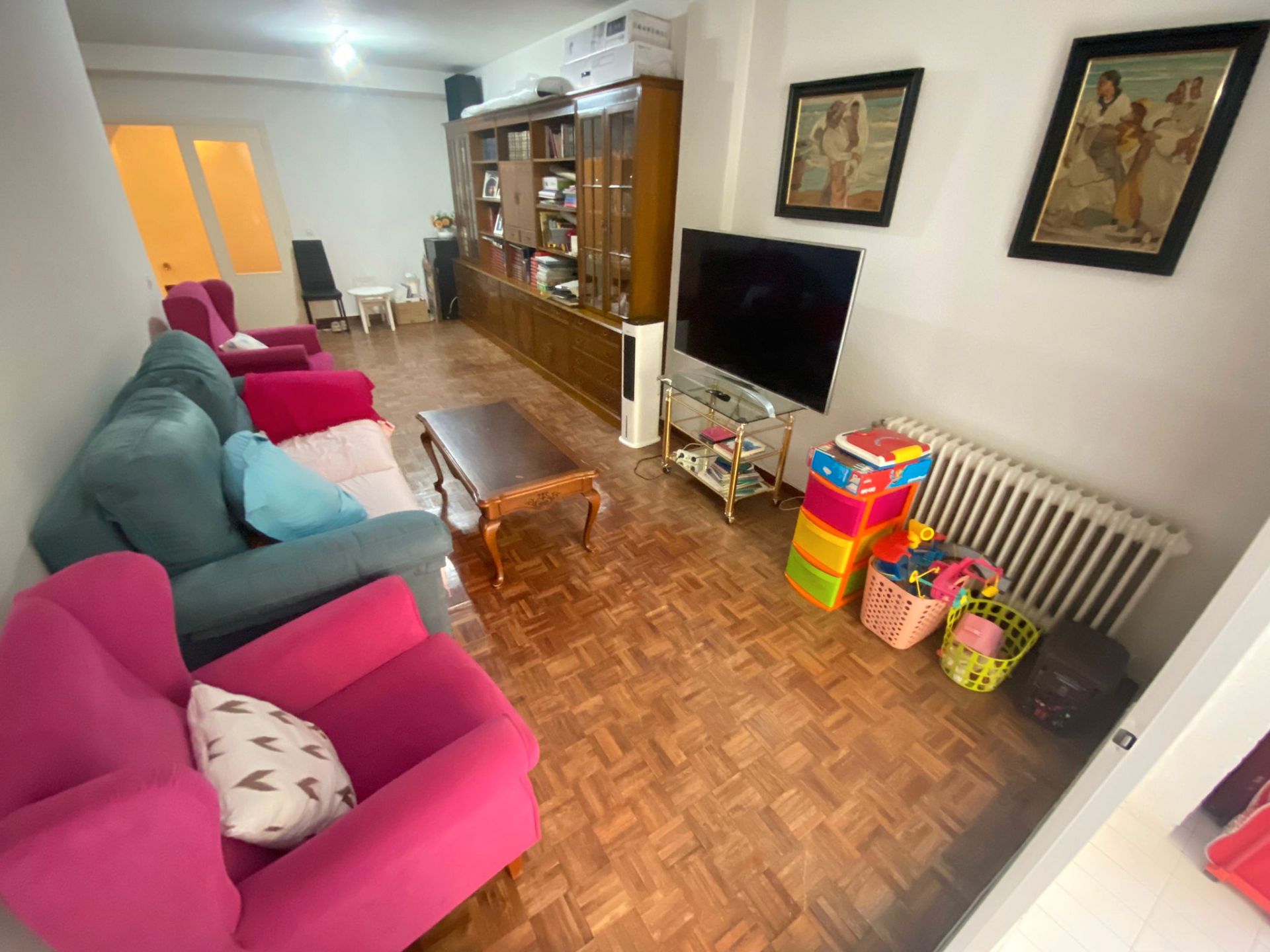 Living room of Flat for sale in  Madrid Capital  with Heating, Parquet flooring and Terrace