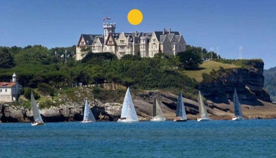 Photo 1 of Building for sale in Avenida de la Reina Victoria, 131, El Sardinero, Cantabria