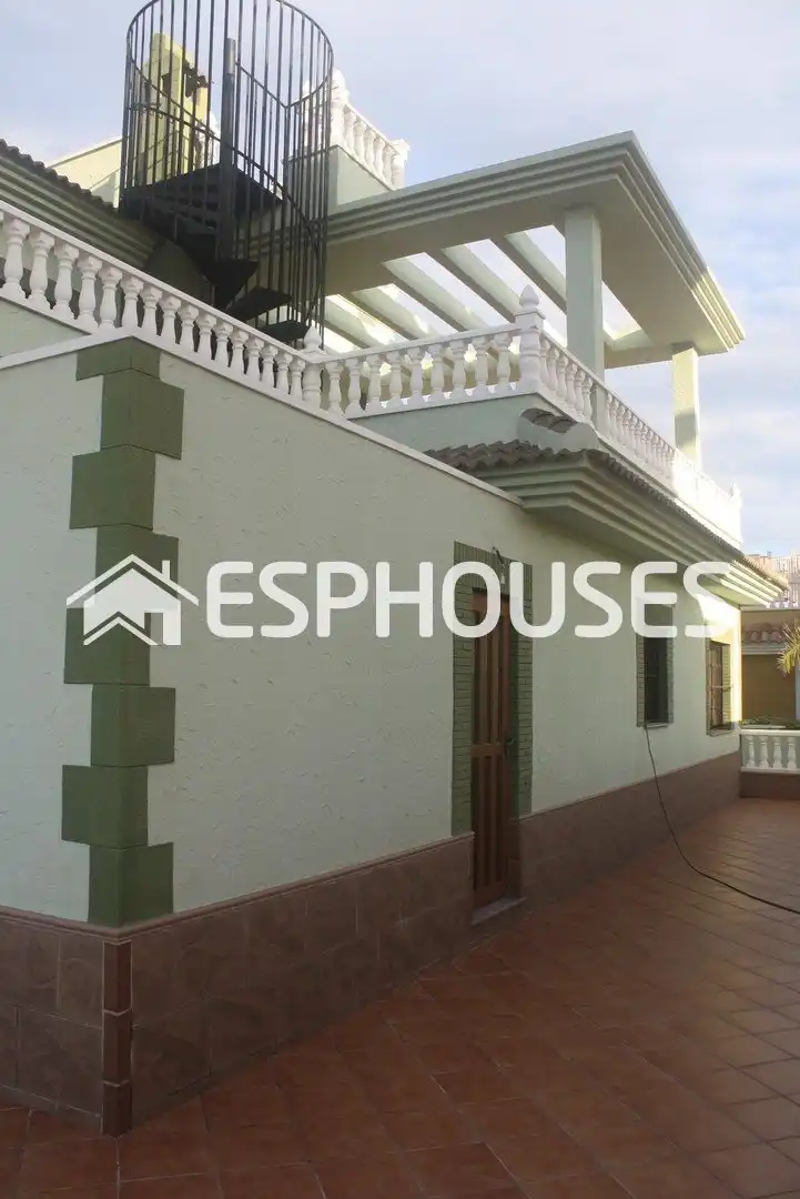 Chalet con terraza en venta en Los Balcones - Los Altos, imagen 4