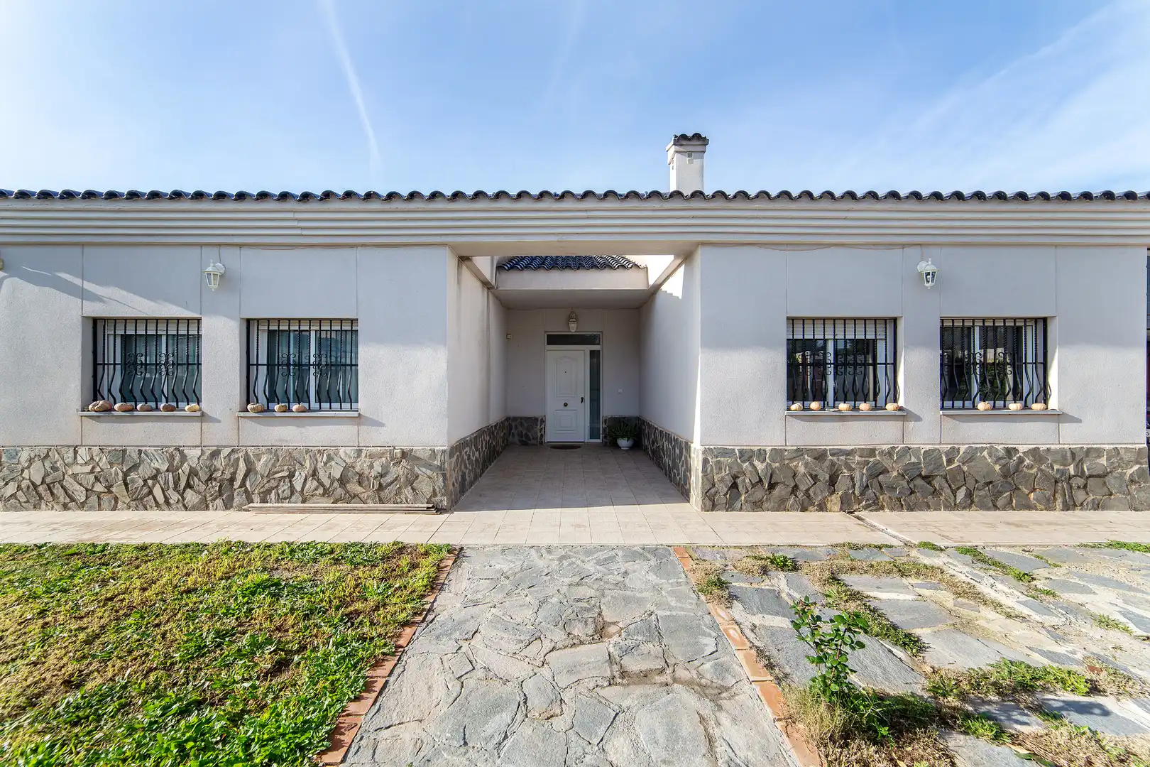 Vista exterior de Casa o xalet en venda en Olocau amb Aire condicionat, Calefacció i Jardí privat