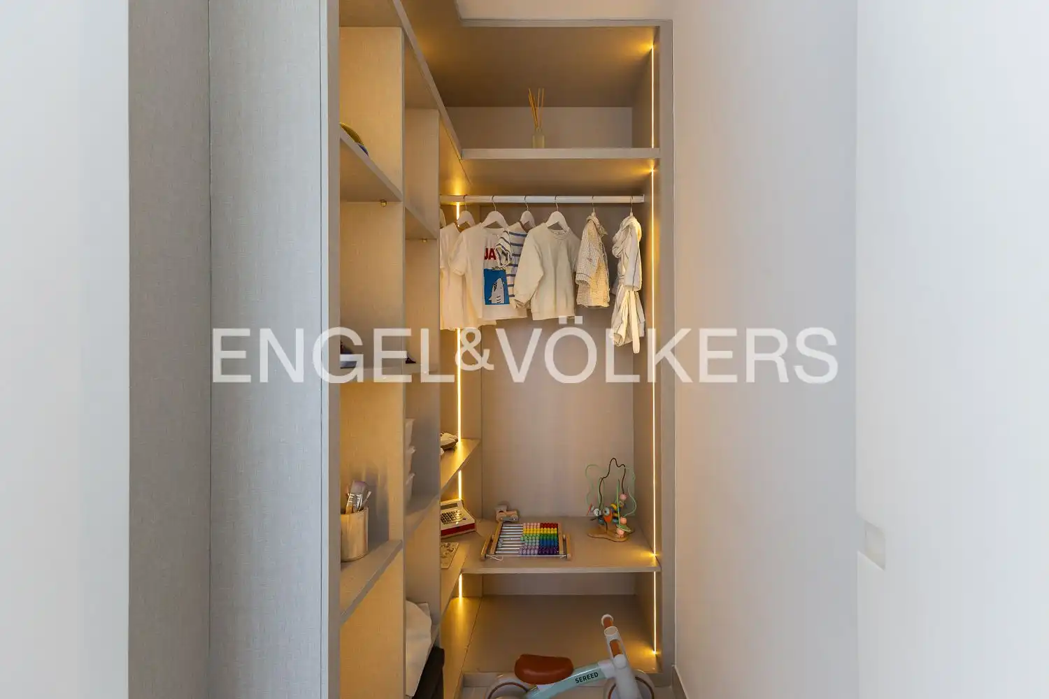Houses for sale in Real  with Air Conditioner, Heating and Terrace