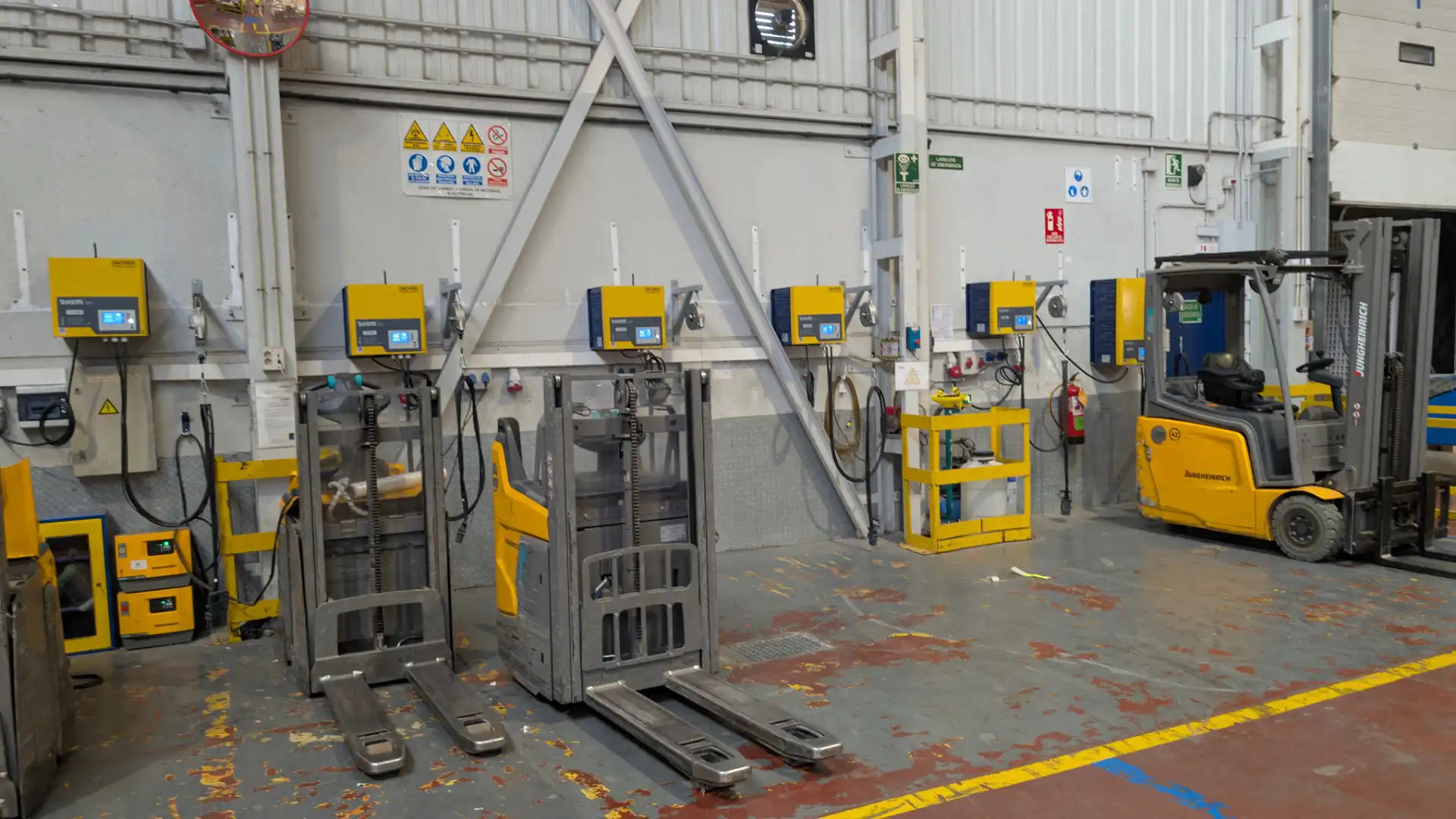 Aparcament de Nau industrial de lloguer en Zaragoza amb Calefacció i Alarma