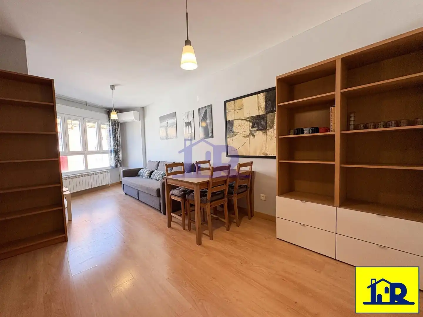 Sala d'estar de Pis en venda en Cuenca amb Calefacció, Terrassa i Moblat