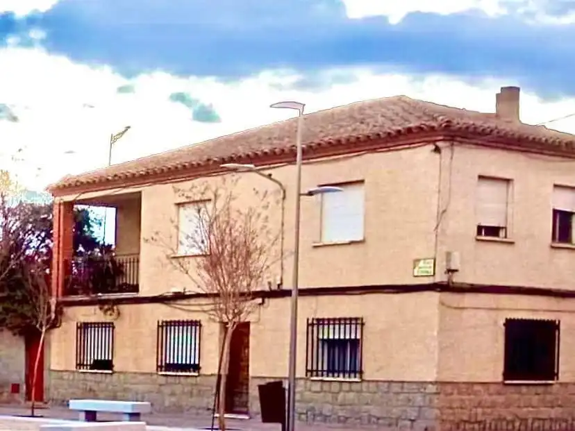 Casa amb jardí en venda a Plaza Constitucion Española 3