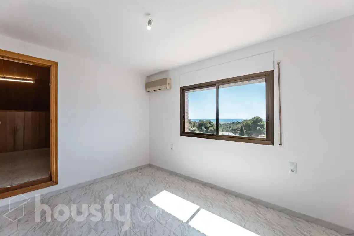 Casa amb piscina en venda a Avinguda de la Llum ., imagen 19