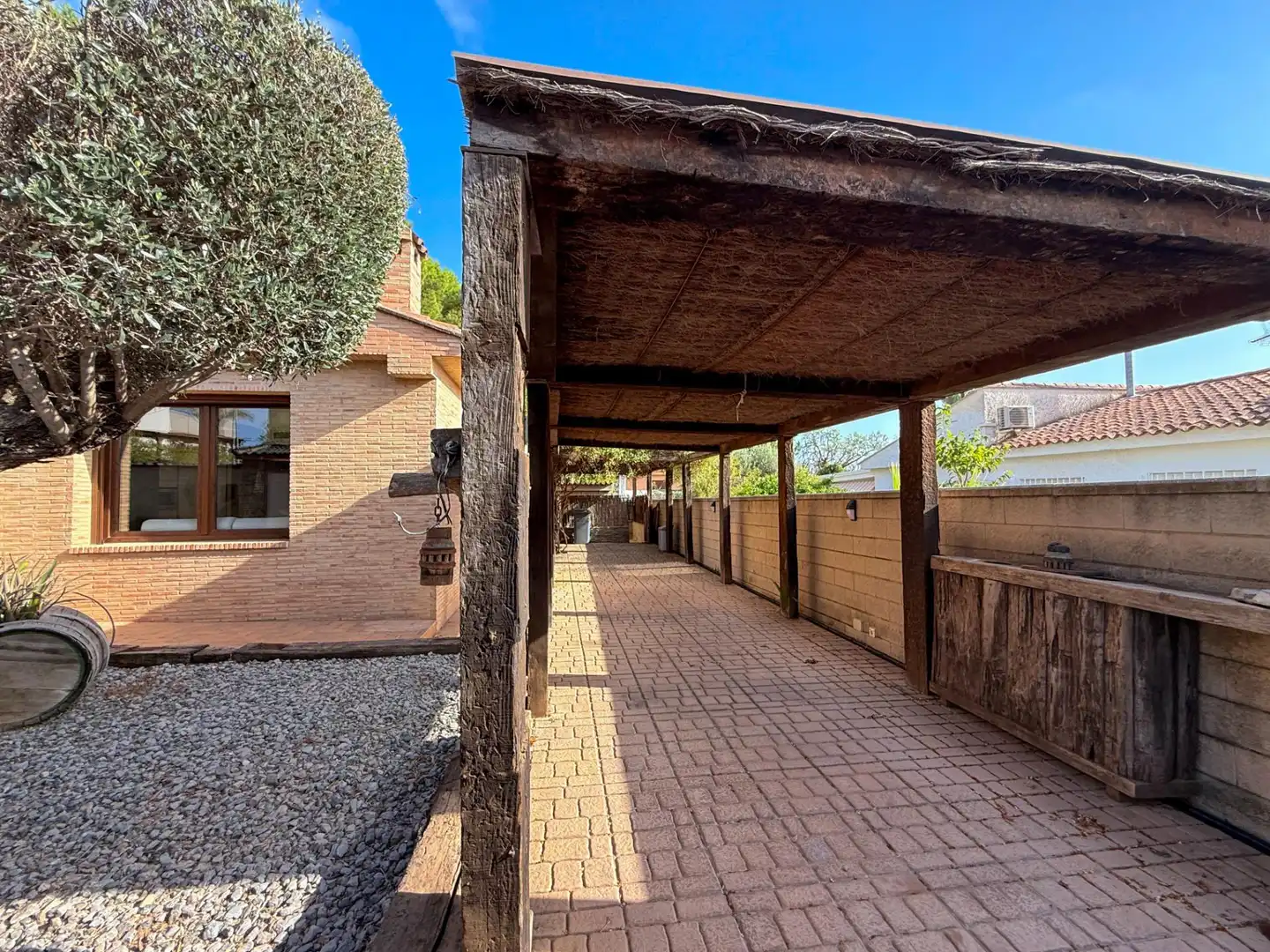 Außenansicht von Haus oder Chalet zur Miete in San Antonio de Benagéber mit Klimaanlage, Heizung und Privatgarten