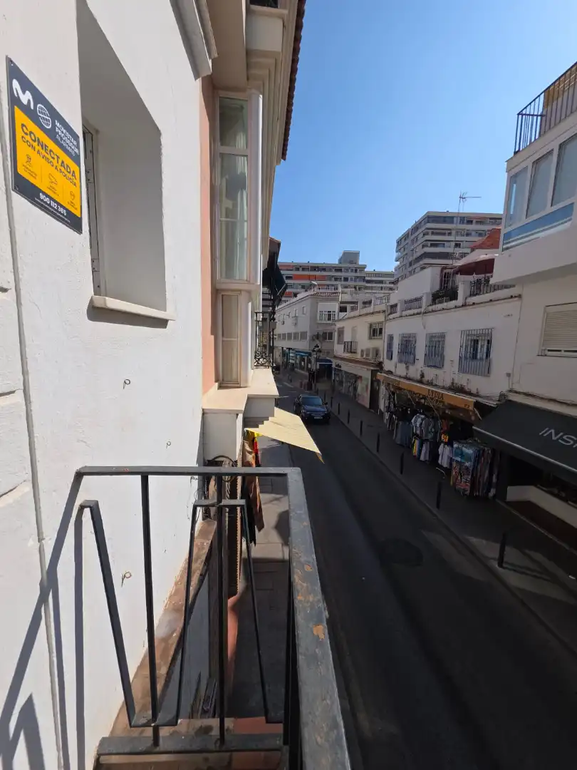 Vista exterior de Apartament en venda en Torremolinos amb Aire condicionat, Terrassa i Moblat