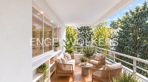 Elegante vivienda en El Viso con garaje y pisicina comunitaria aprobada.