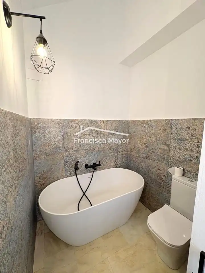 Bany de Dúplex en venda en Valencia amb Aire condicionat i Terrassa