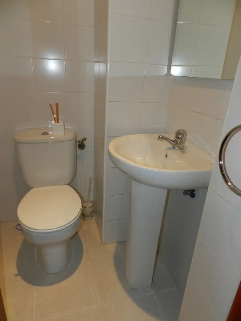 Bathroom of Flat for rent in Linares  with Air Conditioner, Heating and Furnished