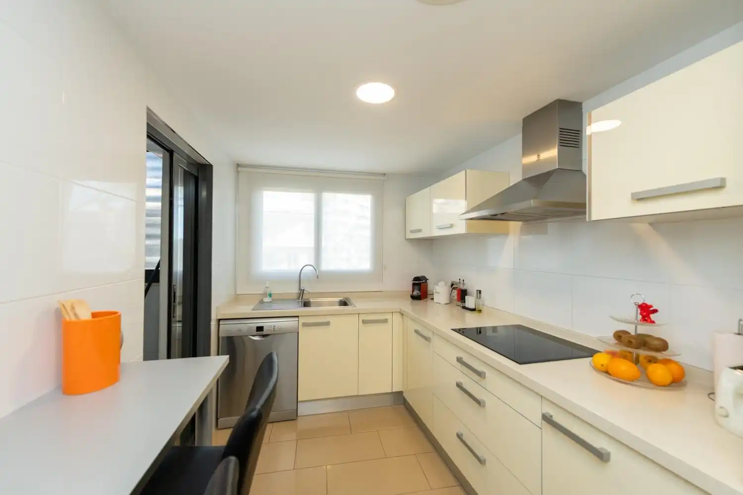 Flat with pool to rent in Avenida de la Costa Blanca, imagen 2