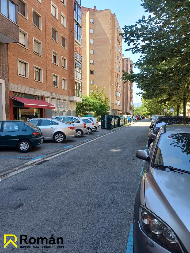 Parking of Office for rent in  Pamplona / Iruña  with Heating and Furnished