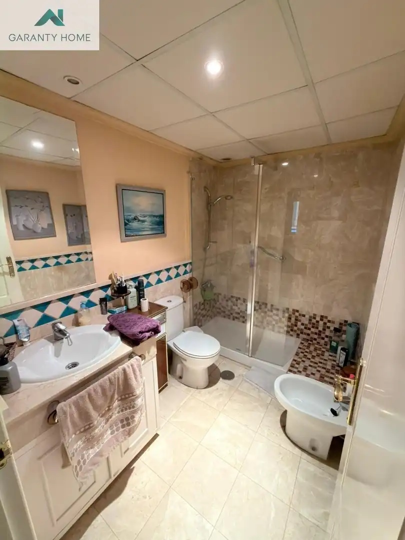 Baño de Piso en venta en Marbella con Aire acondicionado, Calefacción y Terraza