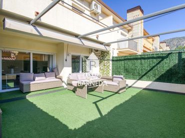 Adosado con jardín en venta en mas bohera 27