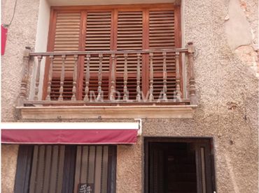 Casa con balcón en venta en Nules