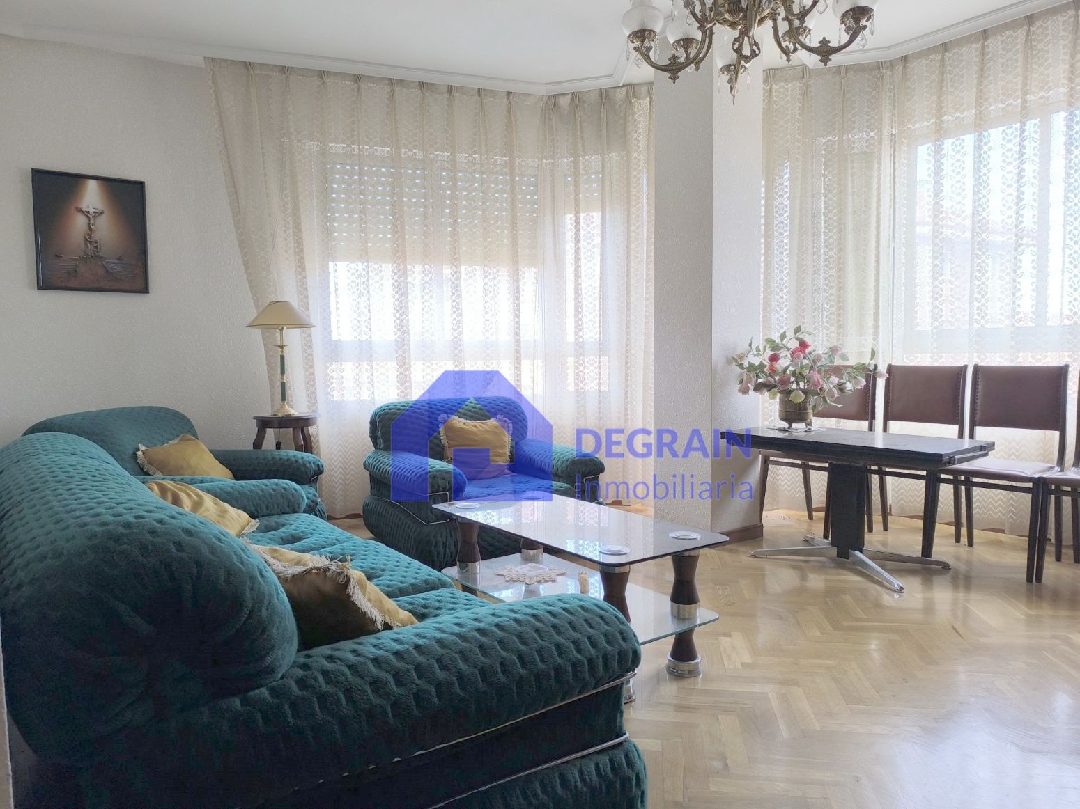 Sala d'estar de Pis en venda en Santa María del Páramo amb Calefacció, Traster i Balcó