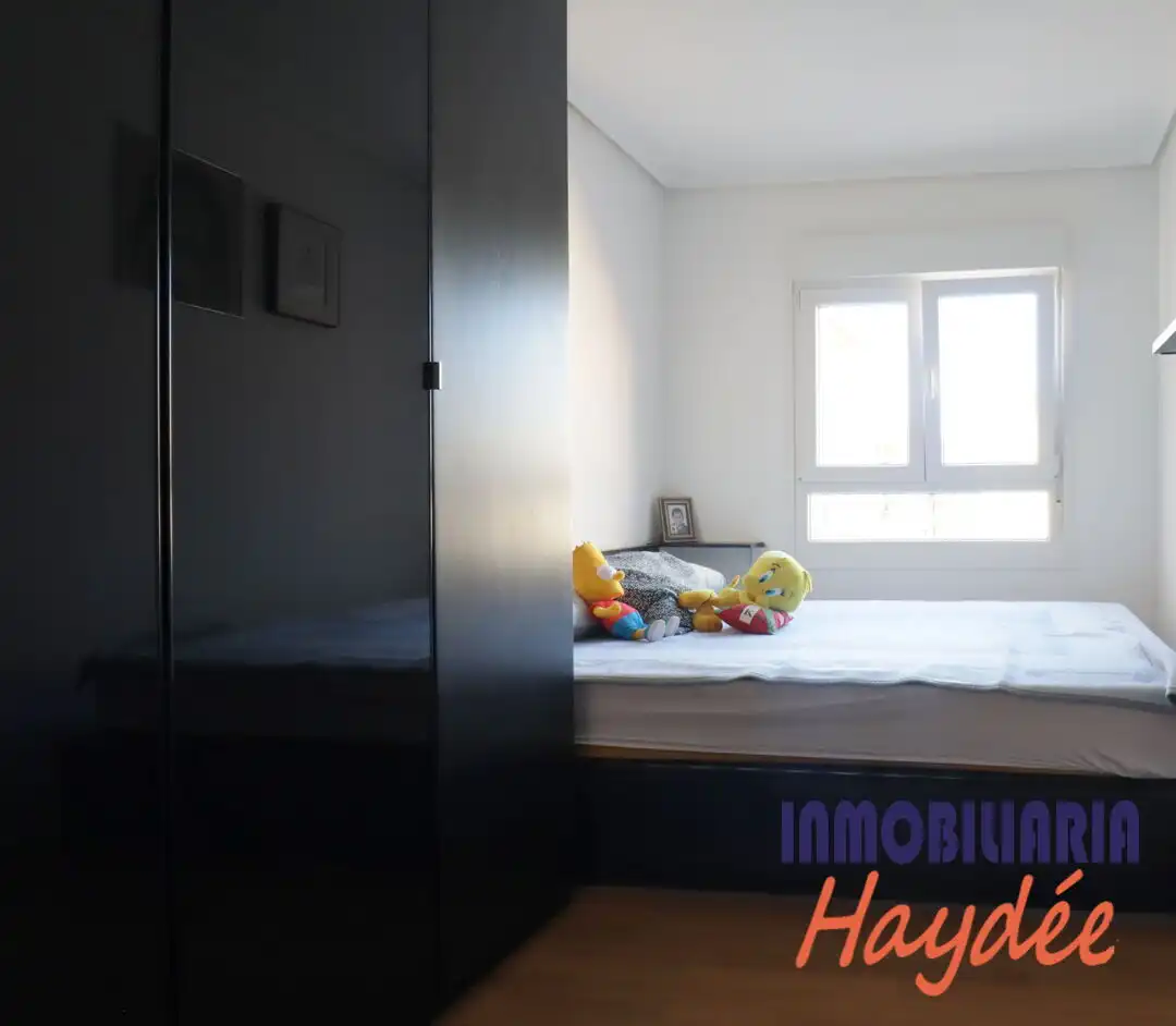 Schlafzimmer von Wohnung zum Verkauf in Leioa mit Abstellraum und Balkon