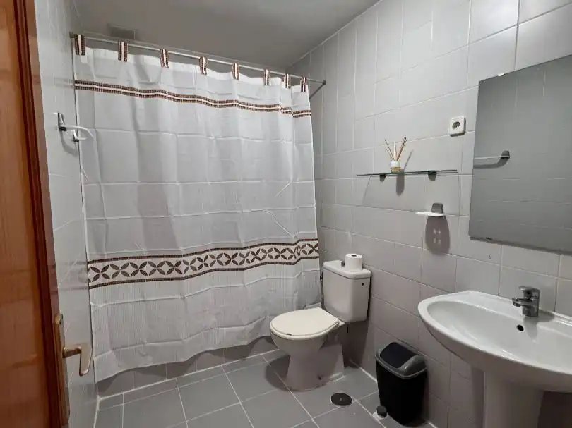 Badezimmer von Geschaftsraum zur Miete in Antigua mit Terrasse