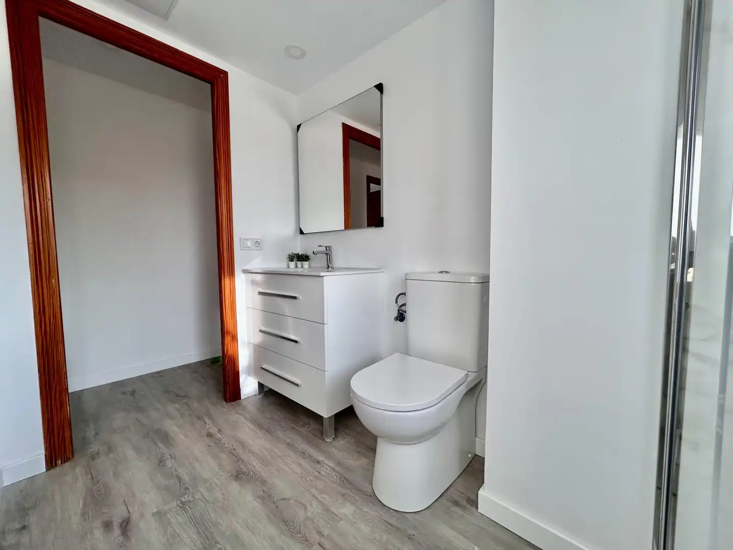 Bathroom of Flat for share in Inca  with Parquet flooring, Terrace and Furnished