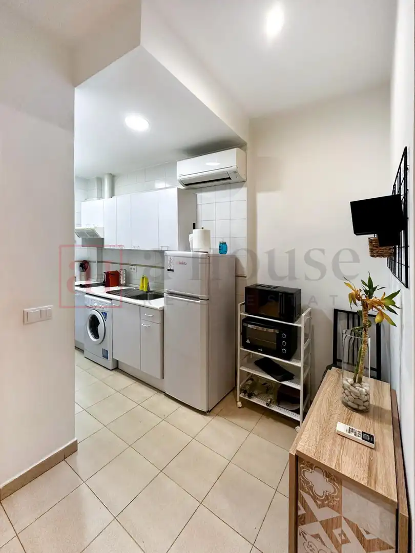 Cocina de Planta baja en venta en Madrid con Calefacción y Amueblado