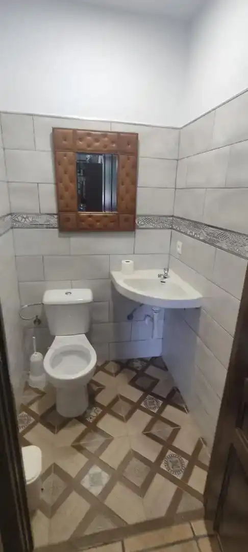 Bany de Finca rústica en venda en El Coronil amb Aire condicionat, Jardí privat i Piscina