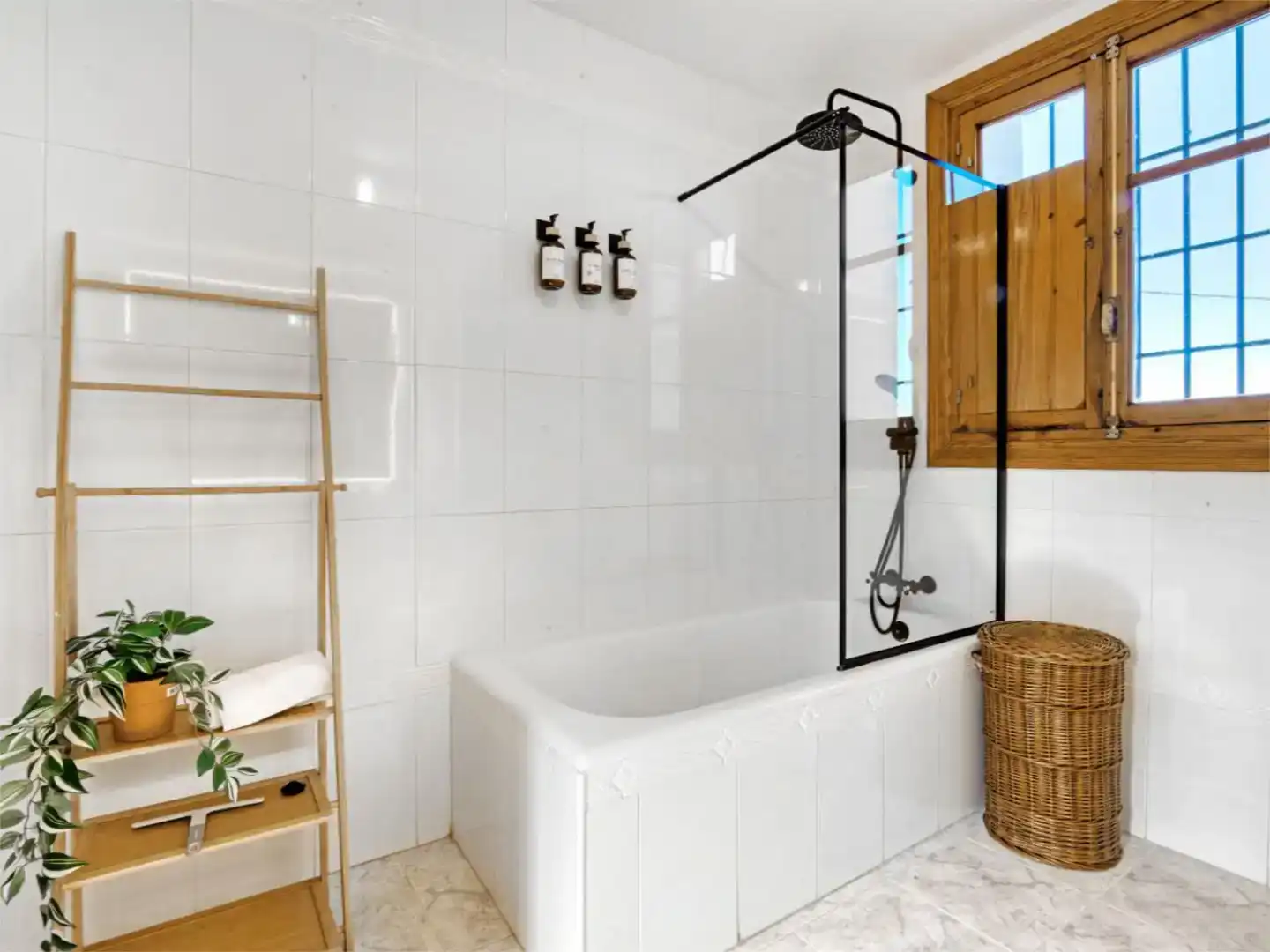Baño de Finca rústica de alquiler en Algemesí con Aire acondicionado, Jardín privado y Piscina