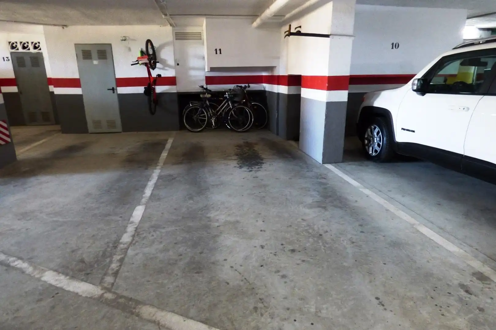 Parkplatz von Wohnung zum Verkauf in Alicante / Alacant mit Klimaanlage, Heizung und Privatgarten