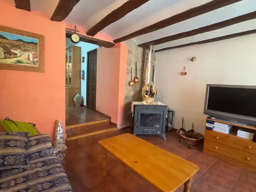 Sala d'estar de Pis en venda en Gea de Albarracín amb Traster i Moblat