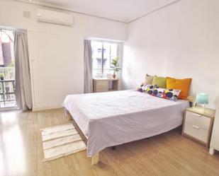 Bedroom of Apartment to share in  Valencia Capital  with Furnished, Washing machine and Microwave