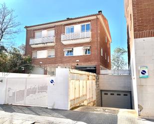 Vista exterior de Casa adosada en venda en Reus amb Aire condicionat, Calefacció i Jardí privat