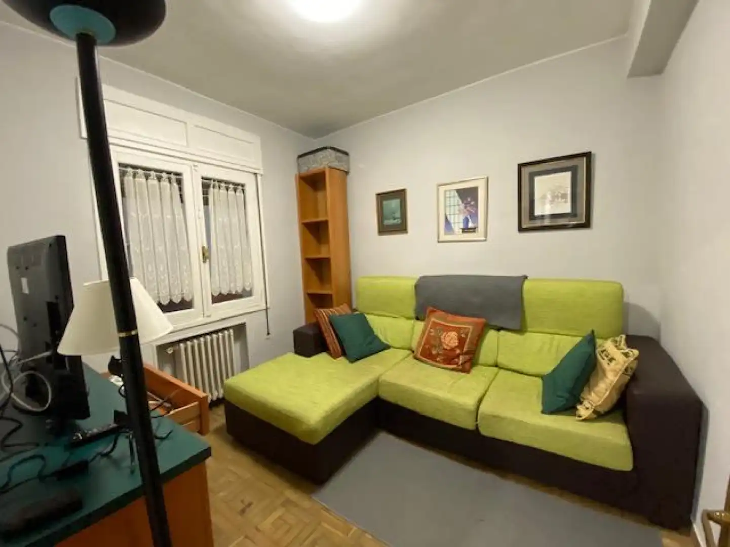 Sala de estar de Piso de alquiler en Oviedo  con Calefacción y Amueblado
