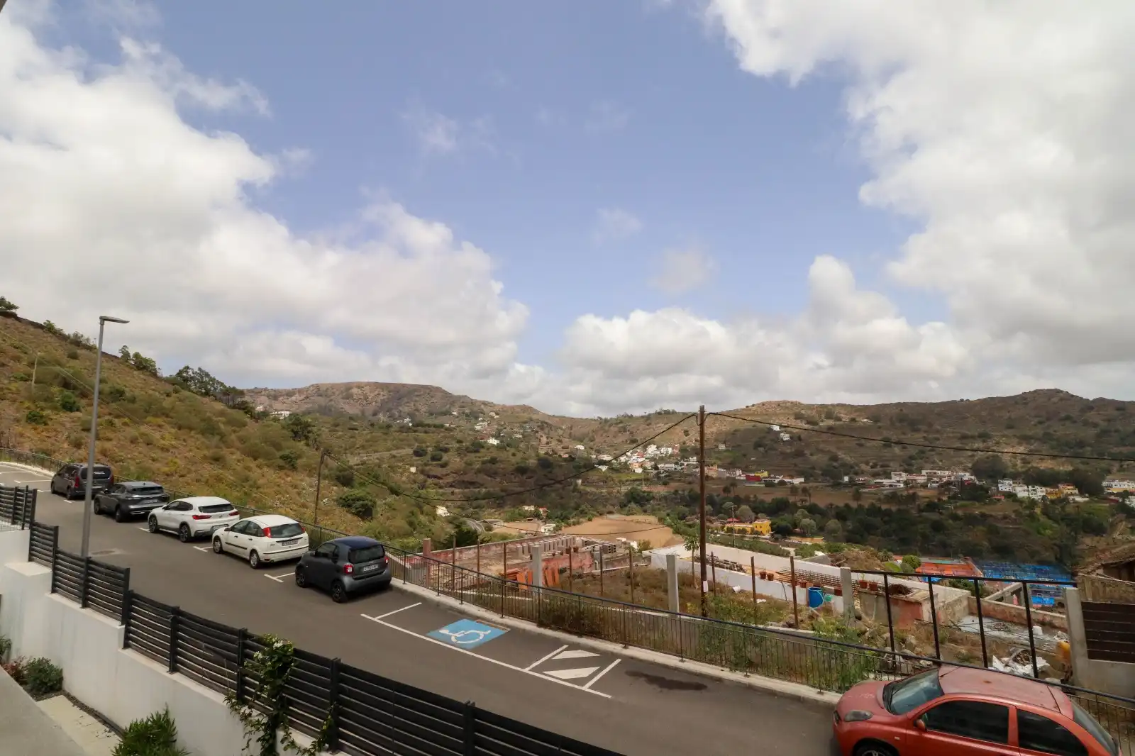 Vista exterior de Casa o xalet en venda en Las Palmas de Gran Canaria amb Jardí privat, Terrassa i Traster