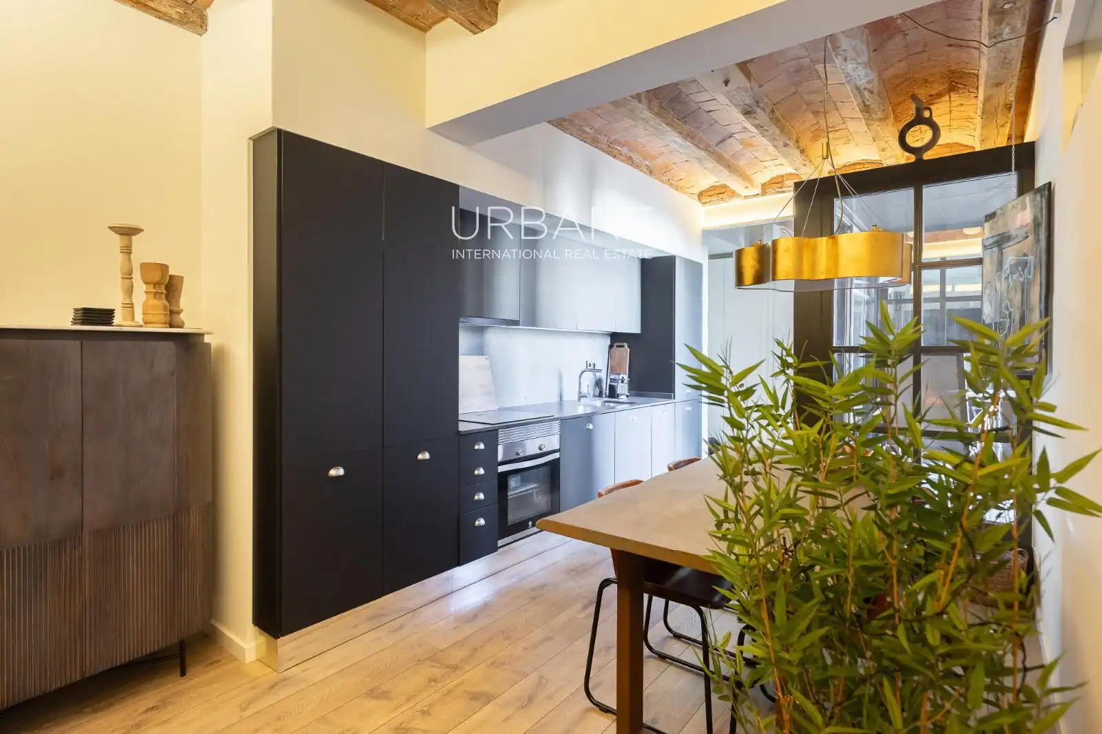 Küche von Wohnung zum Verkauf in Barcelona mit Klimaanlage, Heizung und Terrasse