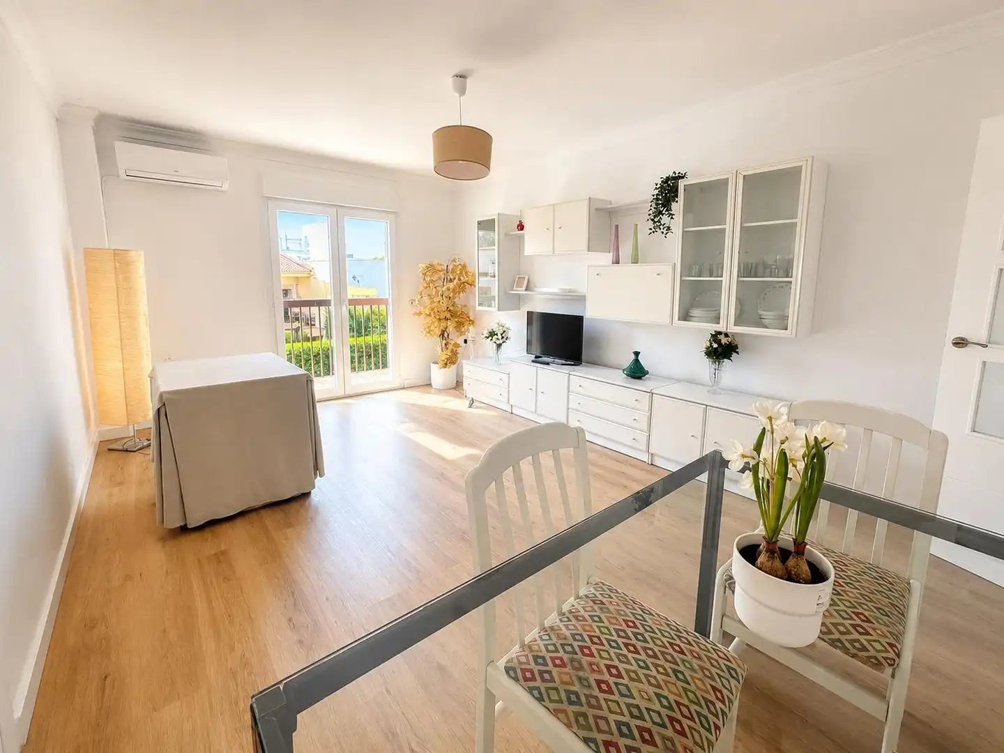 Sala de estar de Piso en venta en Alcalá de Guadaira con Aire acondicionado, Terraza y Trastero
