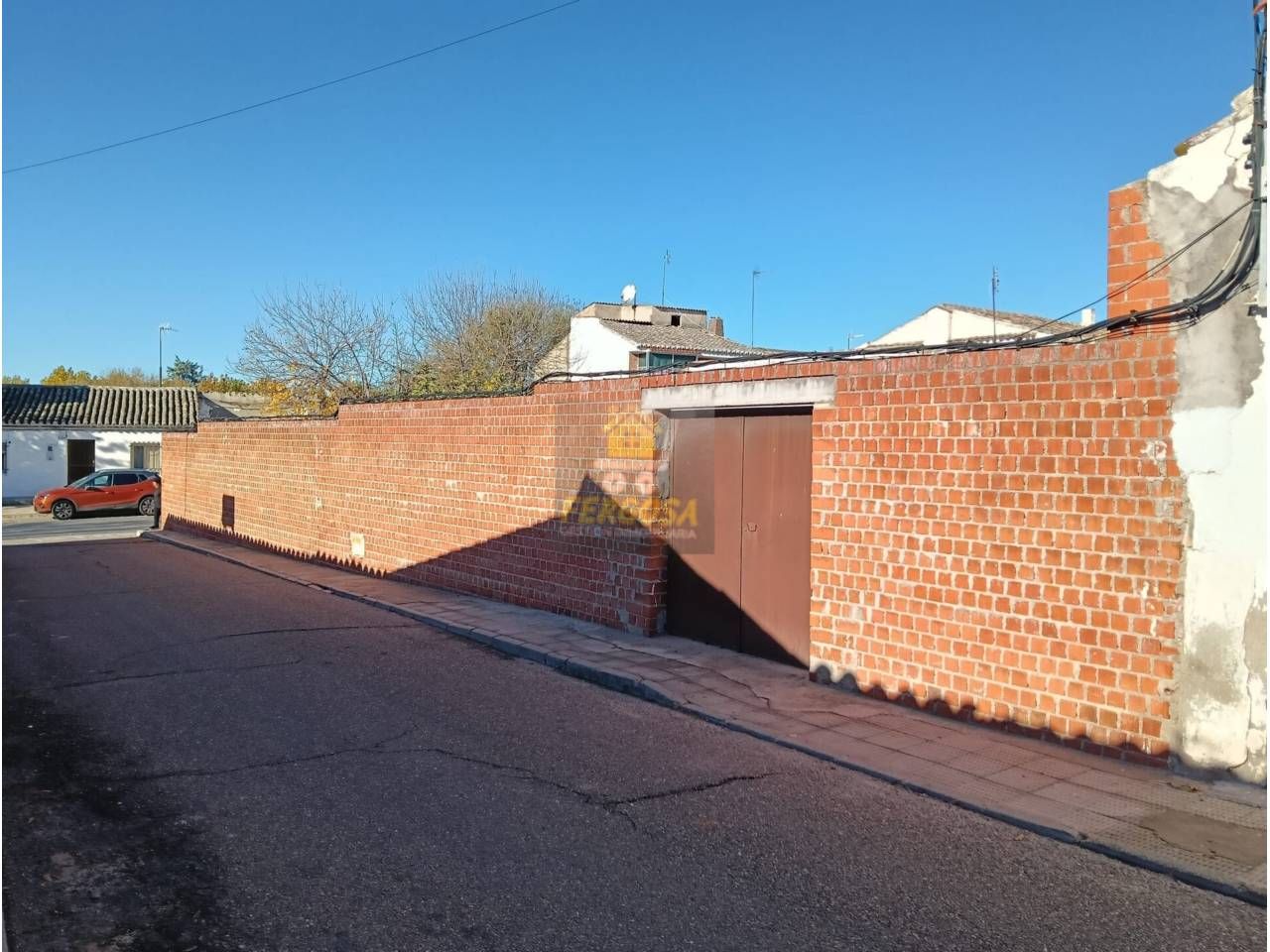 Exterior view of Industrial land for sale in La Puebla de Montalbán