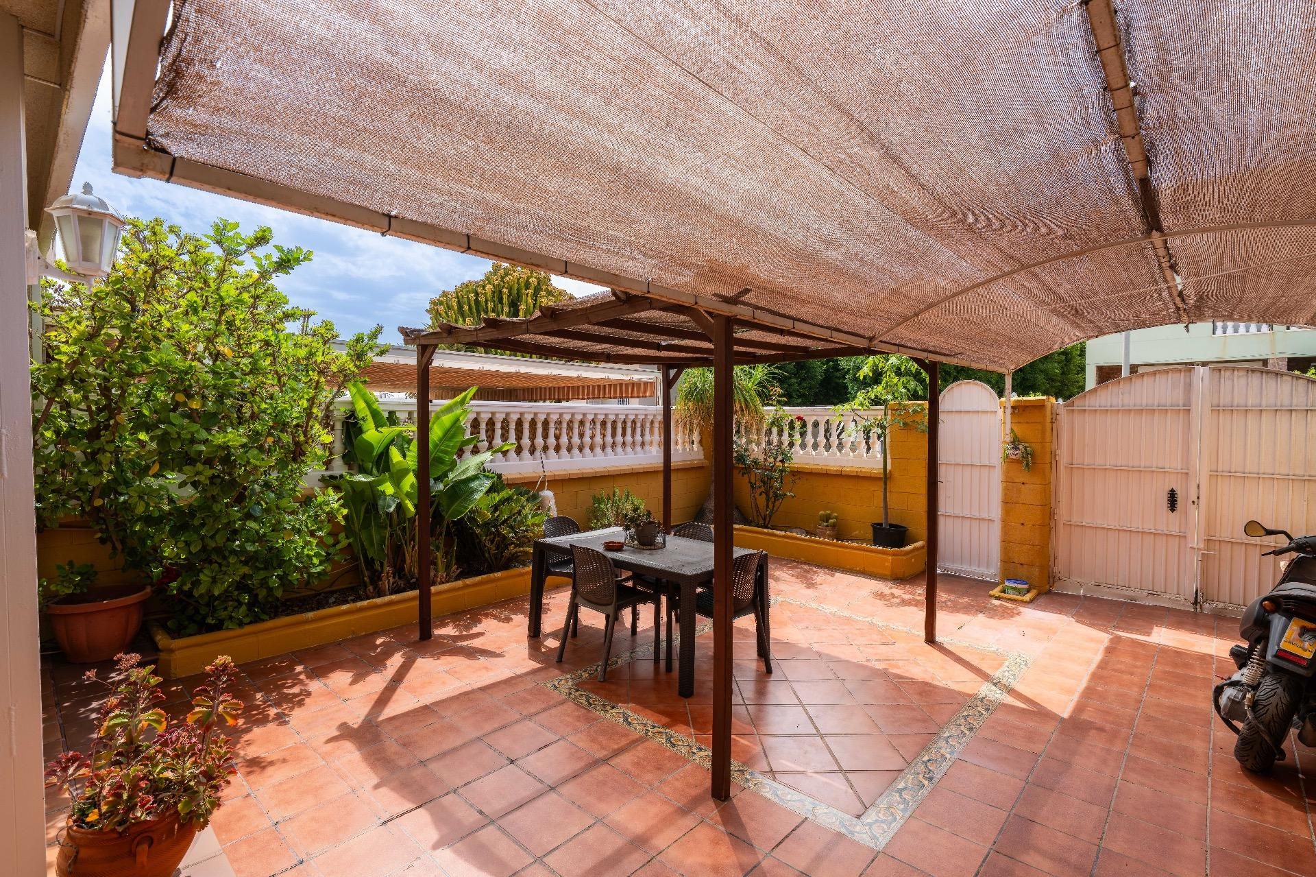 Terrassa de Casa o xalet en venda en  Almería Capital amb Aire condicionat i Calefacció