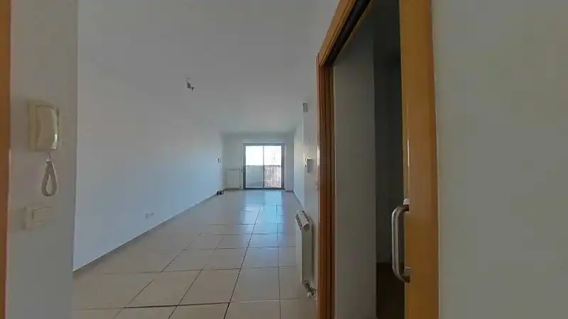 Flat for sale in Salt